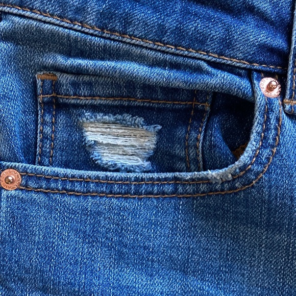 Dynamite jeans. With rips and roll ups. Size 28” in excellent condition - Picture 4 of 10